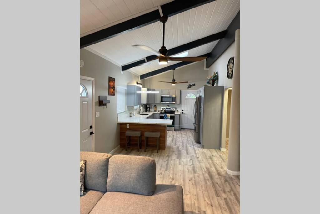 Spacious 2 Bedroom Beach House With King Suite Waianae Exterior photo